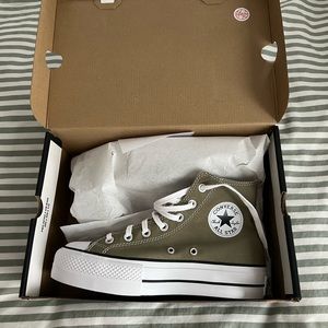 Converse Chuck Taylor Lift Platform Sneakers